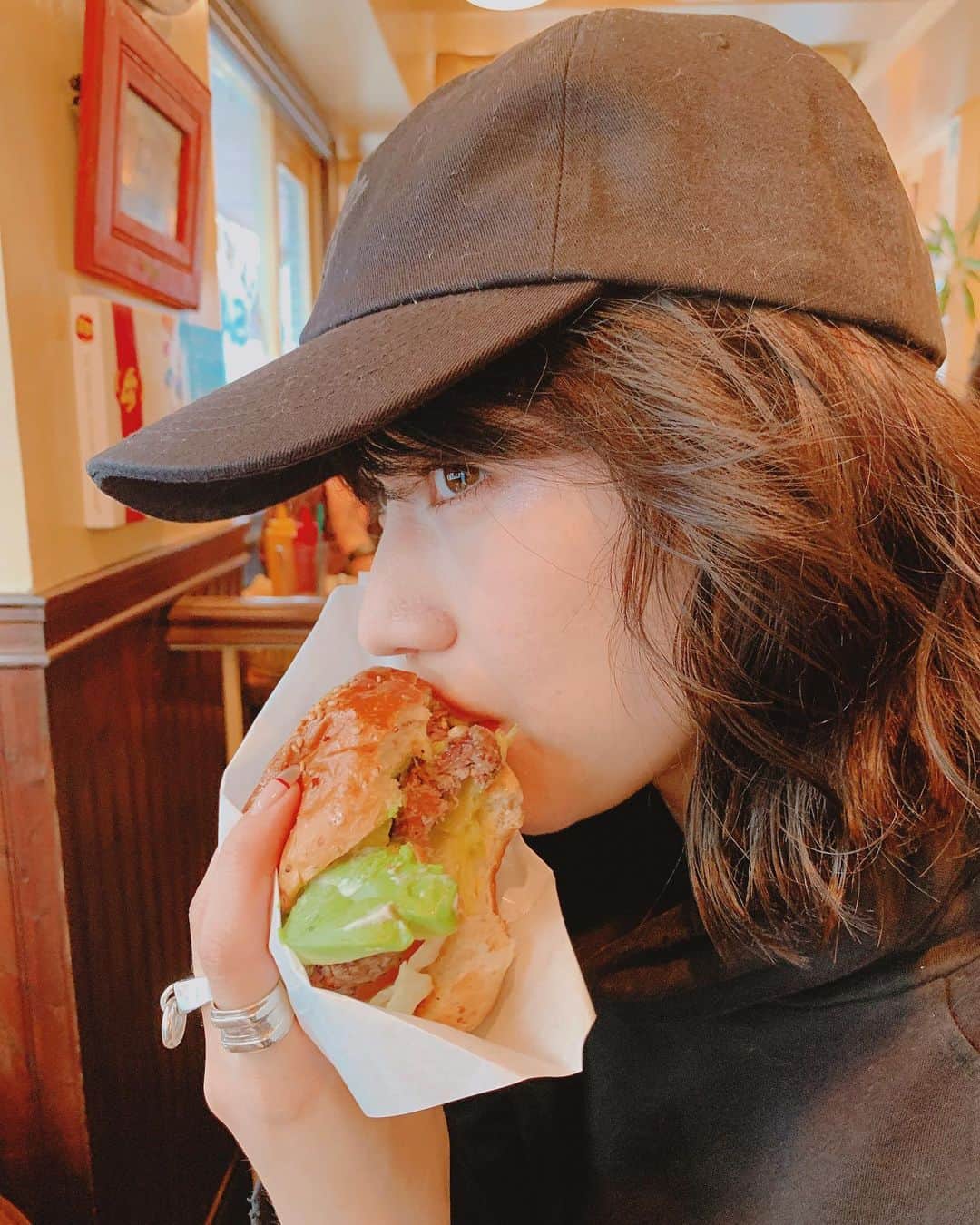 山本ソニアさんのインスタグラム写真 - (山本ソニアInstagram)「🍔❤︎ みんなの好きなハンバーガーは？」10月27日 18時10分 - soniann0505