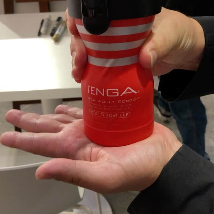 丸山ゴンザレスのインスタグラム：「TENGAの吸引力 #tenga」