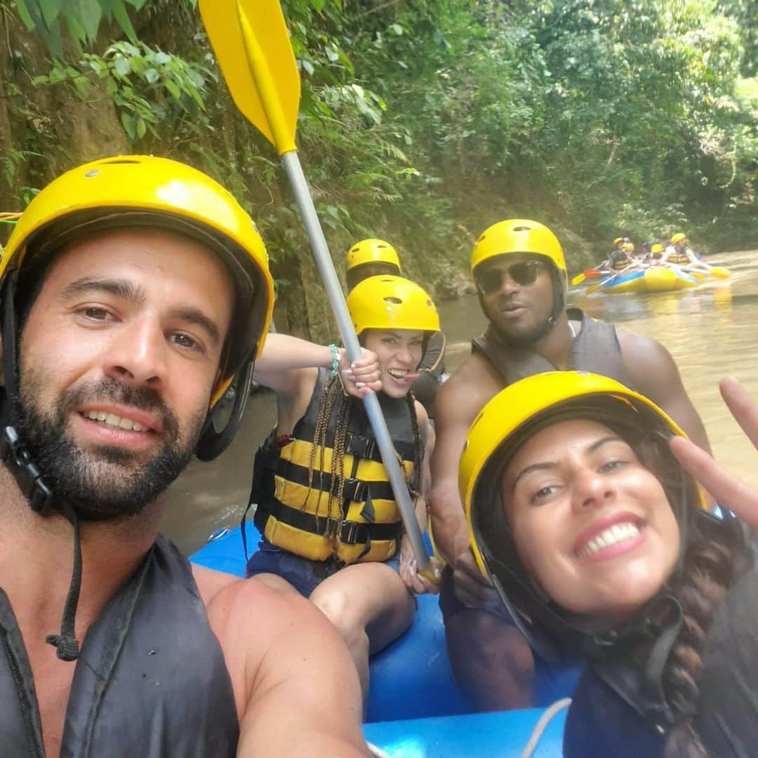 ヤシエル・プイグさんのインスタグラム写真 - (ヤシエル・プイグInstagram)「Water rafting with my crazy friends 🚣‍♀️」10月27日 18時53分 - yasielpuig