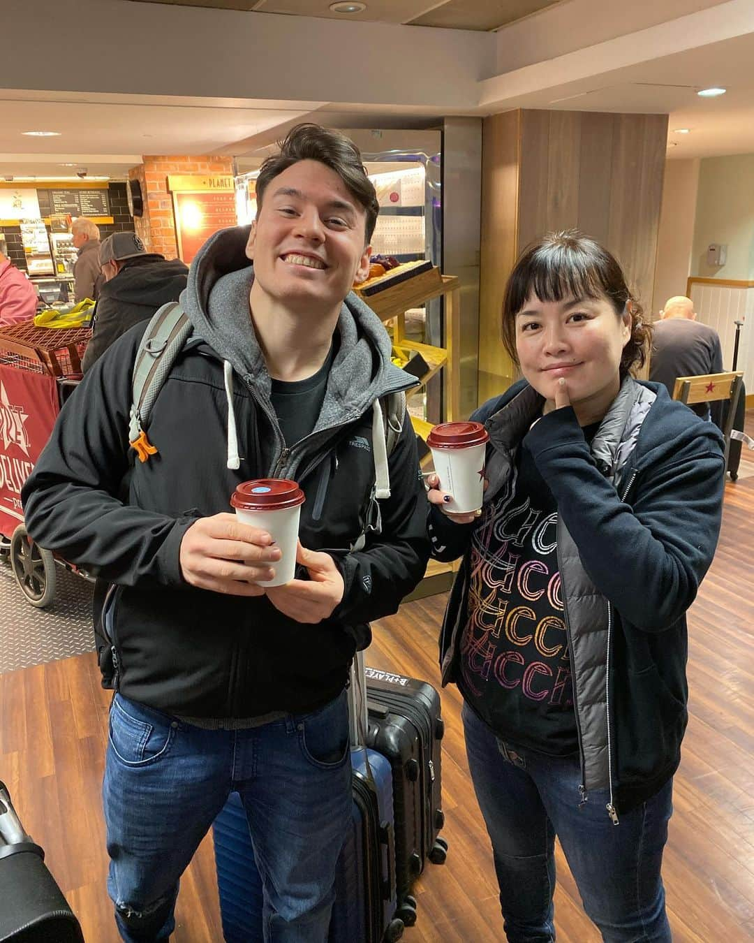 さくらえみさんのインスタグラム写真 - (さくらえみInstagram)「‪Just met Mike Bailey on the airport, he’s coming from Ireland and I’m going to Ireland. Wrestlers are travelers. ✈️‬ ‪#gtmv #gatohmove #prowrestler」10月27日 18時53分 - emisakura_gtmv