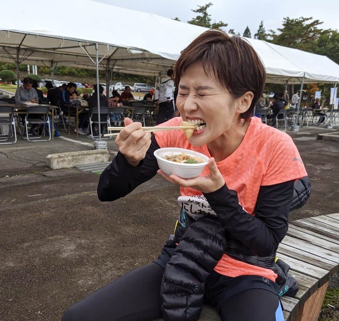 にしおかすみこさんのインスタグラム写真 - (にしおかすみこInstagram)「走った後のいものこ汁。 具だくさん。 これが楽しみだったりもする。 フーフーしたのに。。熱い。 #里芋にやられる #美味しい〜〜✨😍✨ #楽しい(*´∇｀*)」10月27日 19時01分 - nishioka_sumiko