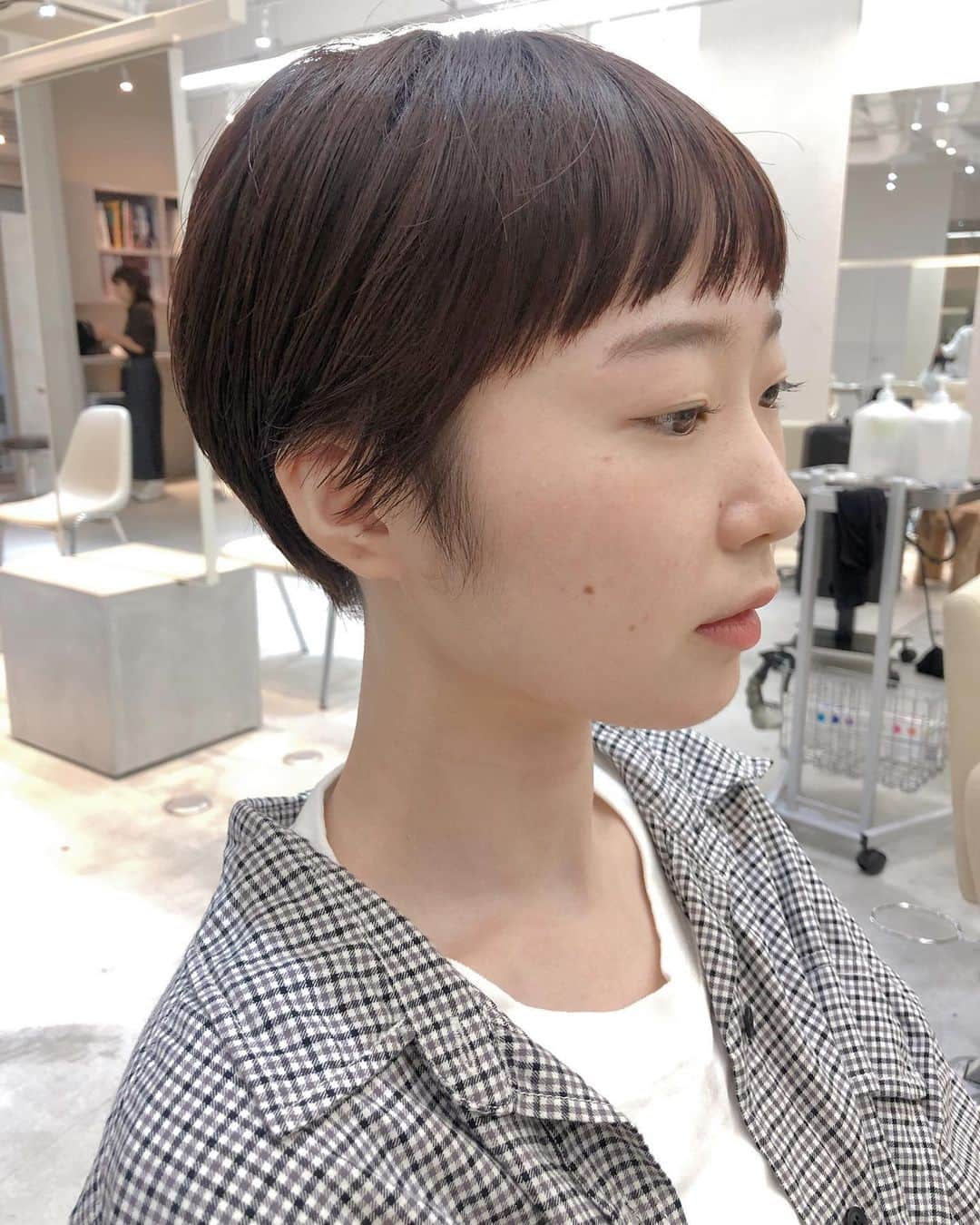 野々口祐子のインスタグラム：「ミニマムショート🐥 これからの季節、ニットやタートルと 相性抜群です👌🏻🧡 #syan_tokyo #nono_hair #ミニマムショート」