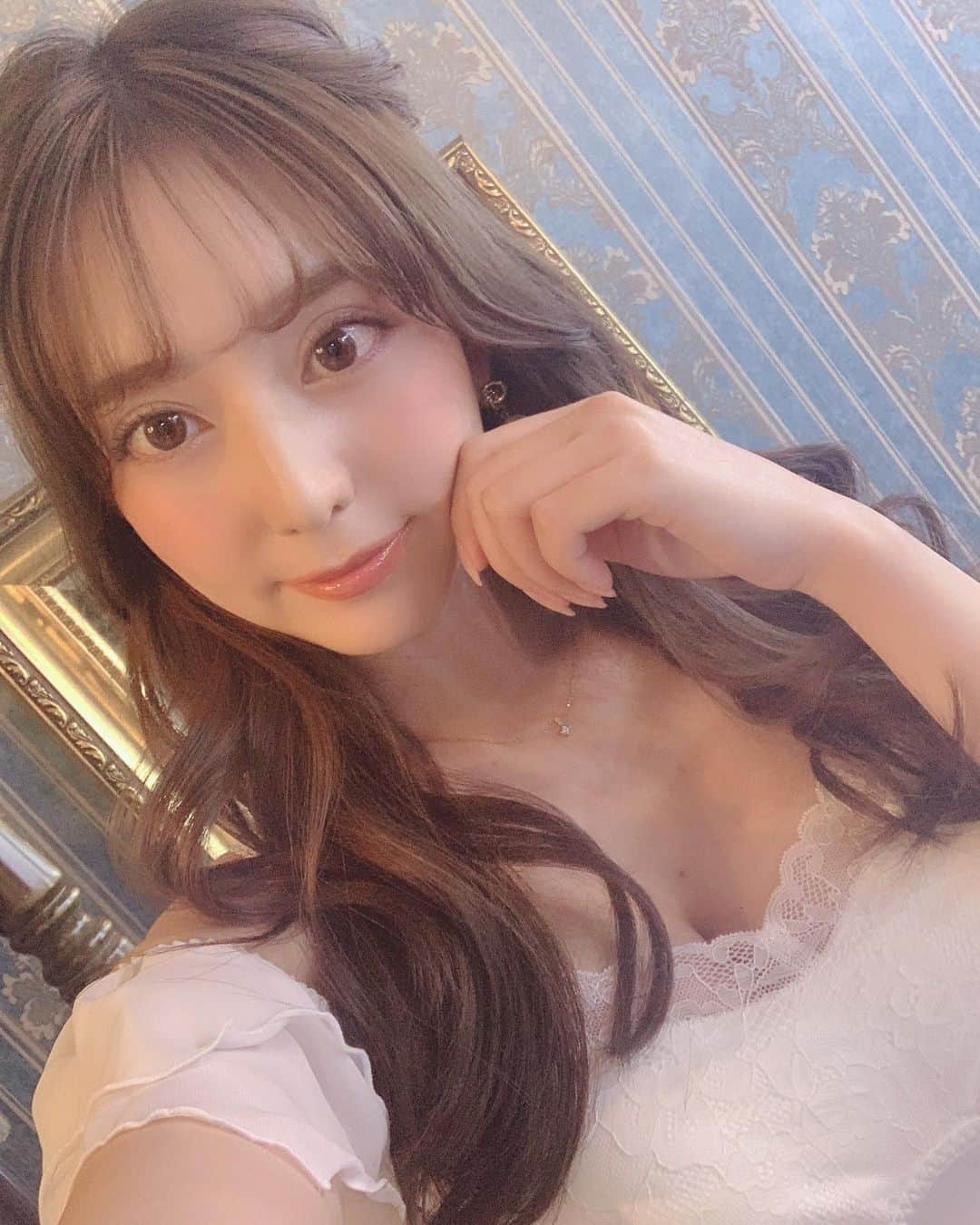 堀尾実咲のインスタグラム：「今日の撮影会来てくれたみんな❤️ありがとう🥰  今日のお写真をSNSに掲載する場合はm.ayase@eee-smile.comに申請お願いします😍  わたしにはDMで送ってね🤤💋 #グラビア #アイドル #撮影会」