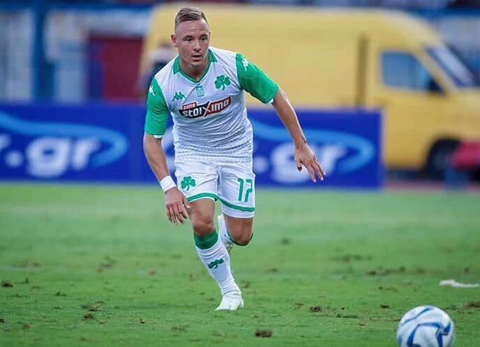 ウッフェ・ベックのインスタグラム：「Matchday ☘️☘️」