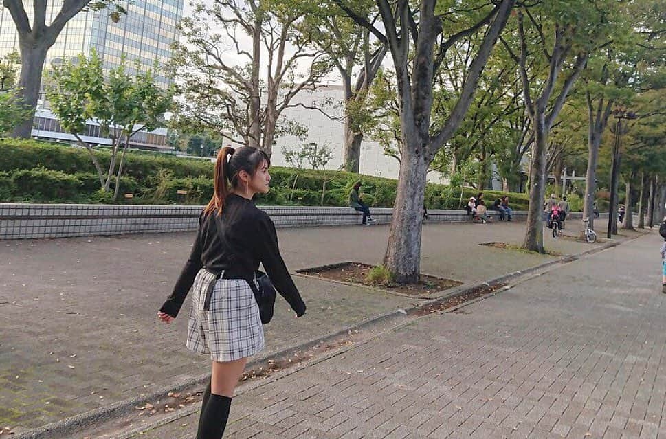 北原ゆかのインスタグラム：「ハイソックスデビューしました🥾❤️ 代々木公園楽しかったぁ！！ ありがとうございました✨  MCでもお話ししましたが 11/10ワンマンライブぜひ来てください☺︎ 人生初ワンマンまで1ヶ月きりました✨  #北原ゆか 1st ONEMAN LIVE TOUR「#GOODDAY」 11/1(金)大阪 アメリカ村CLAPPER 11/10(日)東京 渋谷TAKE OFF7 🙋‍♀️く両公演バンド編成！入場時に当日しか手に入らない特典CDをプレゼント！ ▽🎫絶賛発売中」