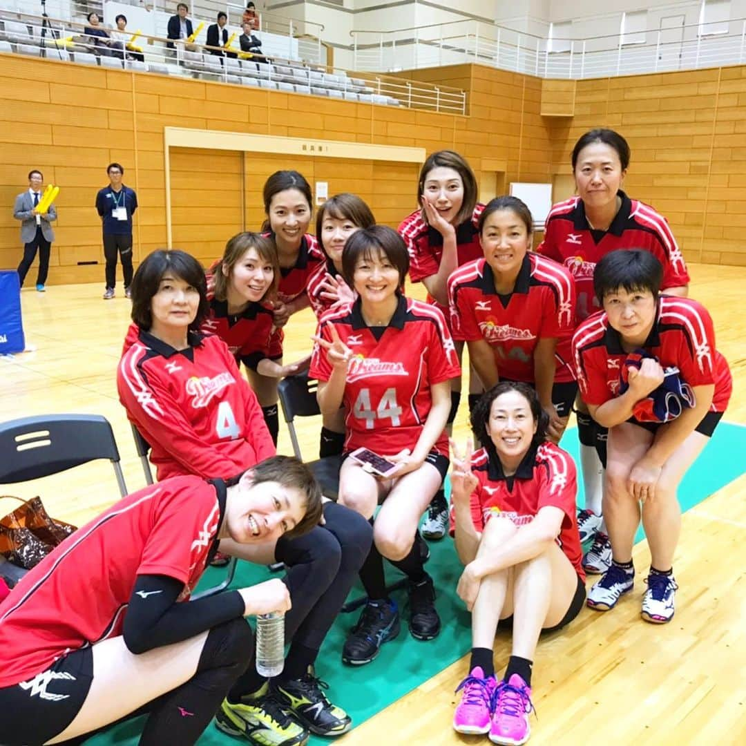 鳥越未玖のインスタグラム：「※ ※ 宝くじはつらつママさんバレー🏐 今回は岡山県笠岡市に行ってきました^ ^ ・ ・ 珍プレーの連続。笑笑 ・ ・ 笠岡市のみなさん元気いっぱいで パワーいただきました！ ありがとうございます😊❤️ ・ ・ 明日は全身筋肉痛&アザ決定です。 ・ ・ #宝くじはつらつママさんバレー #岡山県笠岡市 #カブトガニ」