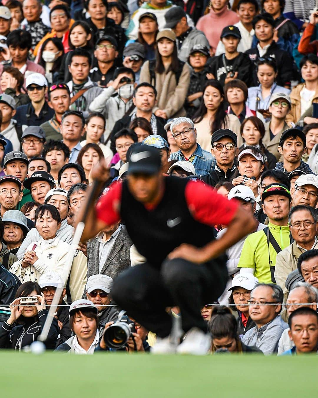 PGA TOURさんのインスタグラム写真 - (PGA TOURInstagram)「All eyes on @tigerwoods. 🐅👀」10月27日 20時59分 - pgatour