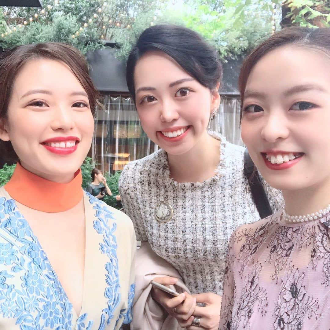 Ryoko Negishiさんのインスタグラム写真 - (Ryoko NegishiInstagram)「ずっと楽しみにしてた2人の結婚式💍﻿ ﻿ 大好きな2人が家族になるのってほんと素晴らしい、と思ってたら扉開いた瞬間大号泣しちゃった﻿ ﻿ 幹事をさせてもらった二次会は、大地たかつぐ司会の2人のおかげでうまくいって学生時代の友達にもたくさん会えて最高の1日だった﻿ ﻿ ほんっと末永くお幸せに🤤🌹 チルサンダーTは追加生産します」10月27日 21時08分 - ryokisss