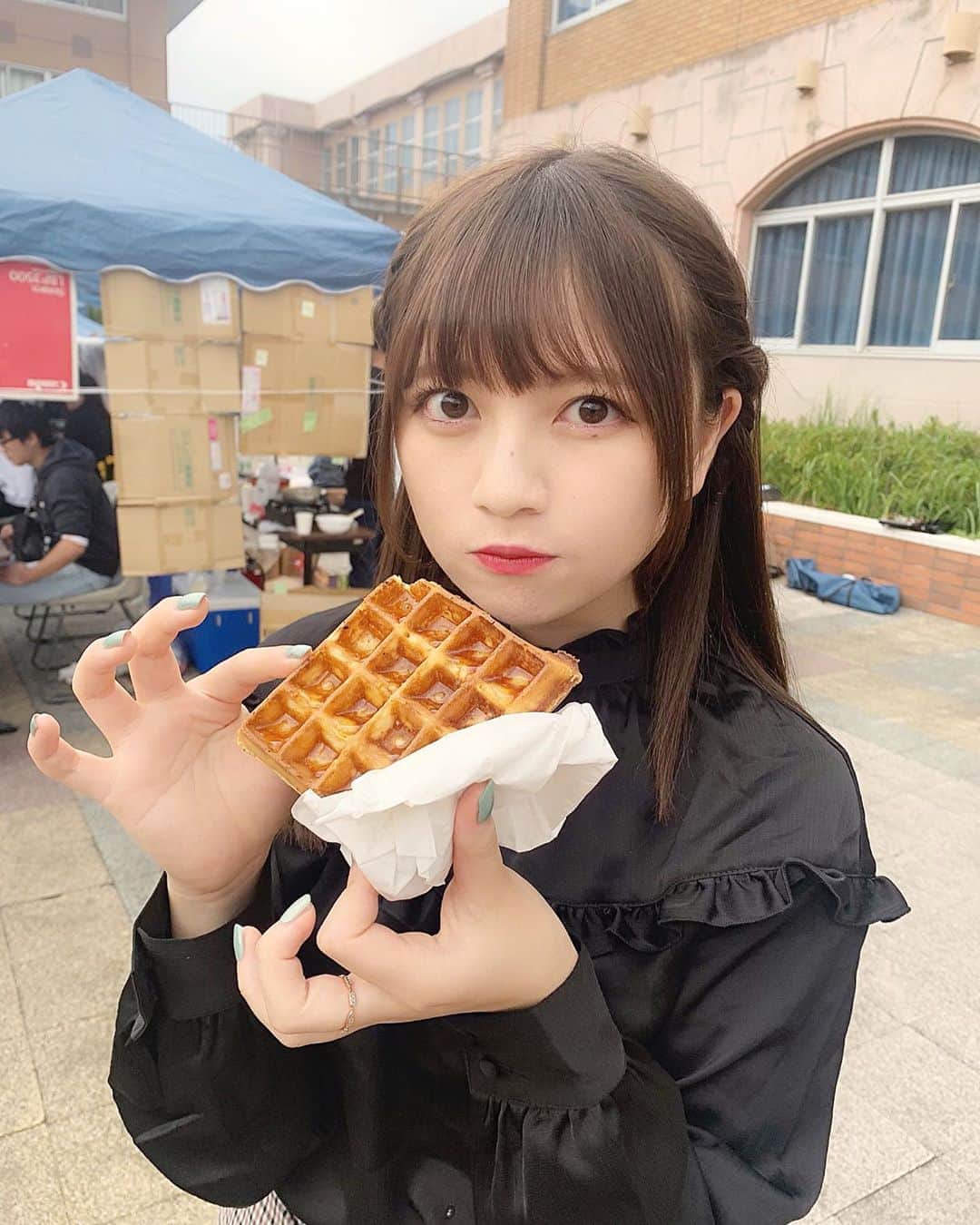 廣川奈々聖のインスタグラム：「．ワッフル〜美味しかった❤︎︎🧁﻿ ﻿ ﻿」