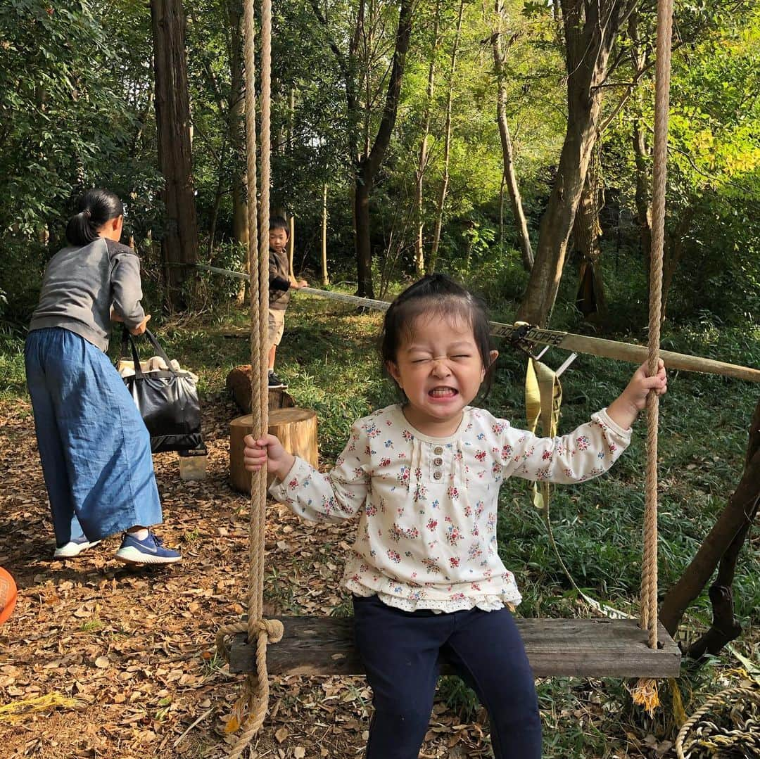 市井紗耶香さんのインスタグラム写真 - (市井紗耶香Instagram)「ここに来れば落ち着く  向かうときも帰るときも 窓から流れる風が涼しくて心地良くて  誰がどうって訪ねもしない むしろ求めない  ひとりの時間、ひとりの個として 尊重しゆるしているから 身を任せられる  すべて流れるまま 水のような円やかな場所  またすぐ帰るね いつもありがとう。  #らんどね空と海」10月27日 21時13分 - sayakaichii