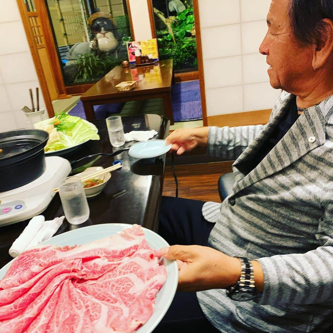 金村義明さんのインスタグラム写真 - (金村義明Instagram)「#今夜は歴史の店#怪物伯父貴達#元気もらいます#香さん#しょうちゃん#74歳＆69歳#ボケない頭#目標#アプローチ＆パターうま過ぎる#砂一竿一えぐい」10月27日 21時28分 - yoshiaki_kanemura