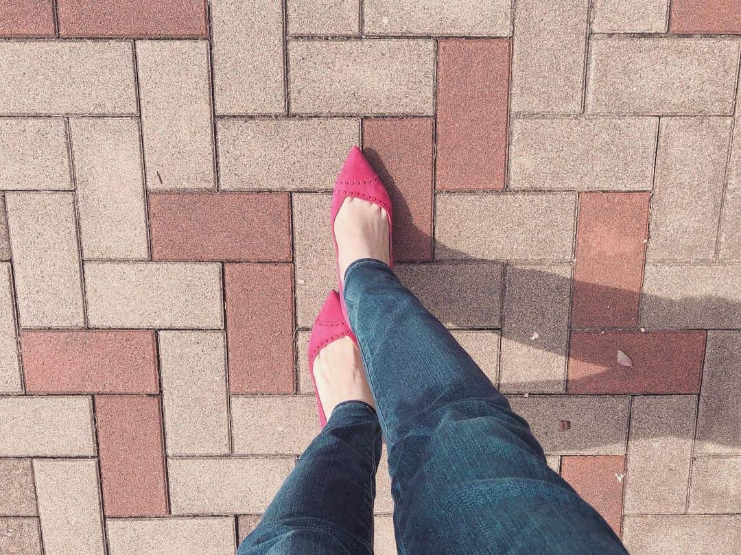 あいりさんのインスタグラム写真 - (あいりInstagram)「デニムにピンクのパンプス👠✨ ・ #デニム #redcarddenim  #パンプス #銀座かねまつ  #コーデ #コーディネート #coordinate #ファッション #fashion #アラフォー #アラフォーコーデ #40代コーデ #40代 #youtuberあいり #youtube #youtuber #アラフォーyoutuber」10月27日 21時30分 - airi_happy