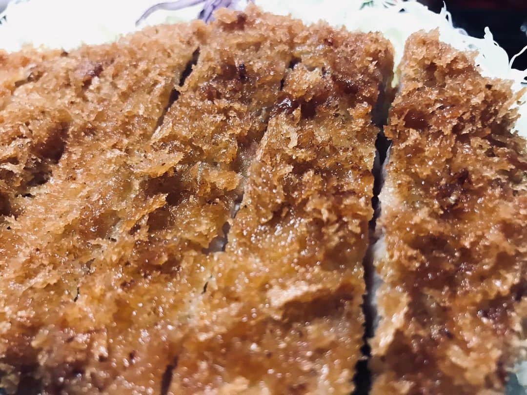 のインスタグラム：「特ロースのベッドがあったら、迷わず飛び込むね！  #lunch #ランチ #かつ久 #とんかつ #特ロース #foodporn #サクトロ」