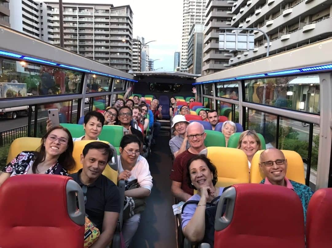 OSAKA WONDER LOOPのインスタグラム：「Thank you for seeing #Osaka with #OsakaWonderLoopBus! People of all ages and countries come and join us to see the city from the streets! English speaking guide on all buses! Buy your ticket directly on the bus! http://wonderloop.jp  #loopbus #hoponhopoff #opentopbus #sightseeingInOsaka #Japan」