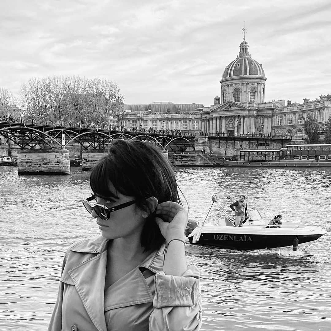 Irene Norenさんのインスタグラム写真 - (Irene NorenInstagram)「I promise this wasn’t planned. When I saw the picture I though, oh wow. #paris #chanel」10月28日 7時31分 - irenenoren