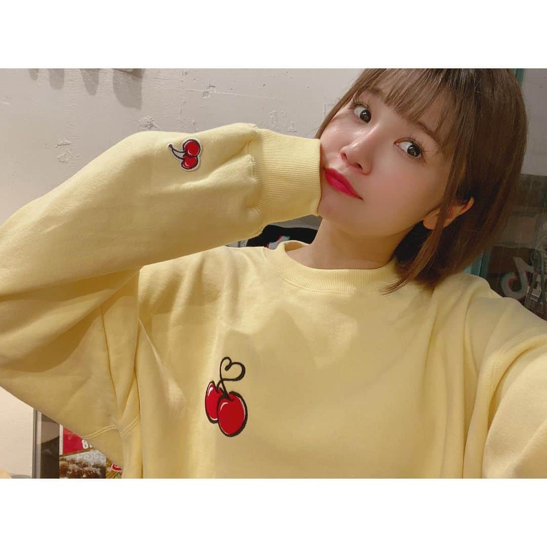 桜井りおなさんのインスタグラム写真 - (桜井りおなInstagram)「まりさんにもらった #kirsh のトレーナー♥ ㅤㅤㅤㅤㅤㅤㅤㅤㅤㅤきいろかわ  ㅤㅤㅤㅤㅤㅤㅤㅤㅤㅤㅤㅤㅤ #instafashion #ootd #kirshgirl #トレーナー #🍒 #桜井りおな」10月28日 8時17分 - tcc_riona