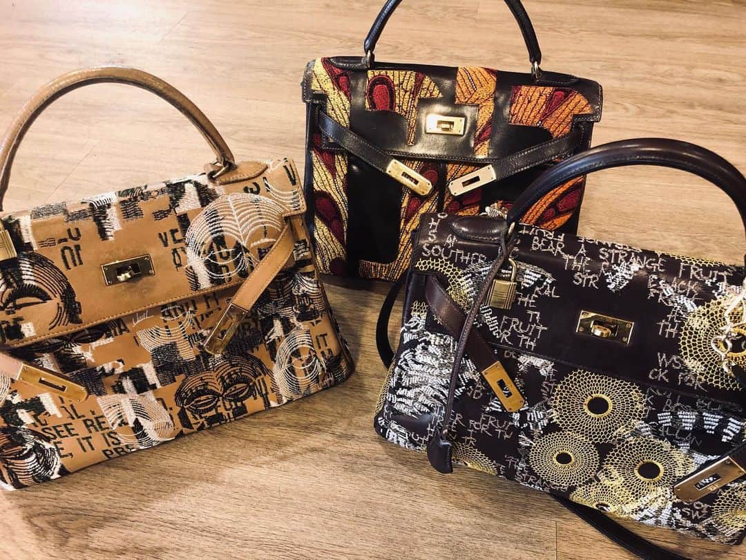 のインスタグラム：「The Vintage Iconic Hermes Bags X Jay Ahr Embroidery Collection  Vintage Hermès Kelly Bags, size 32 Provenance: USA - Year: 1980s  #hermes #jayahr #jonathanriss #kelly #birkin #constance #hermes #bag #embroidery #sustainable #Art #iconsxjayahr #everyhumanisanartist #oneofakind #unique #stangefruits #DRNK #iampreparedtodie #Nelsonmandela #christopherwool #billieholiday #Africa #lyrics」