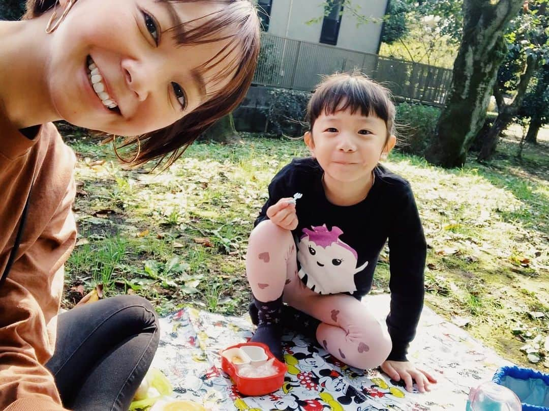 EMIさんのインスタグラム写真 - (EMIInstagram)「☆ お弁当持ってピクニック🍙 #週末 #公園3ヶ所はしご」10月28日 0時17分 - emi_idea