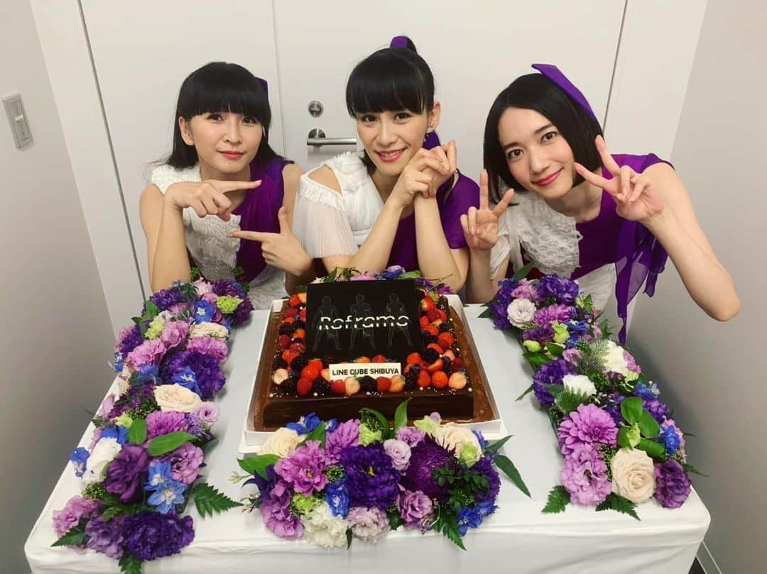 Perfumeさんのインスタグラム写真 - (PerfumeInstagram)「Thank you for all who came to see Reframe2019 shows even from outside of Japan! We keep going embracing our history. #prfm #Reframe2019」10月28日 0時37分 - prfm_official