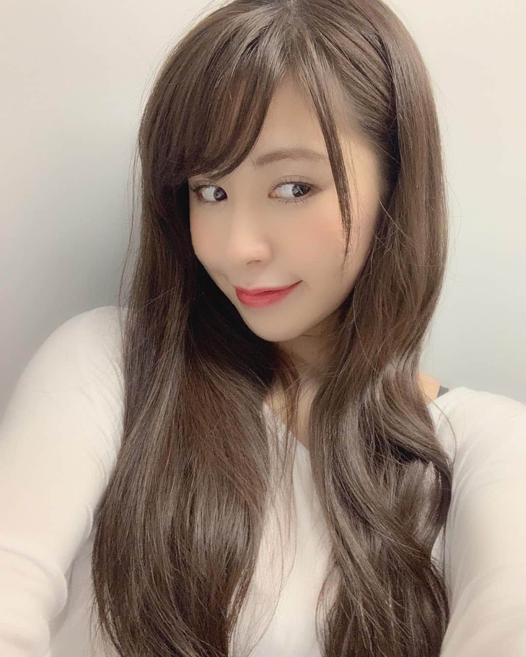 宮下舞花さんのインスタグラム写真 - (宮下舞花Instagram)「ちゃちゃちゃ🧸❤️ . . . #横顔#目線逸らし#宮下舞花#髪色#染めた#結構前に#ほんのりね#love#hair#japanesegirl」10月28日 1時27分 - maikamaimaika