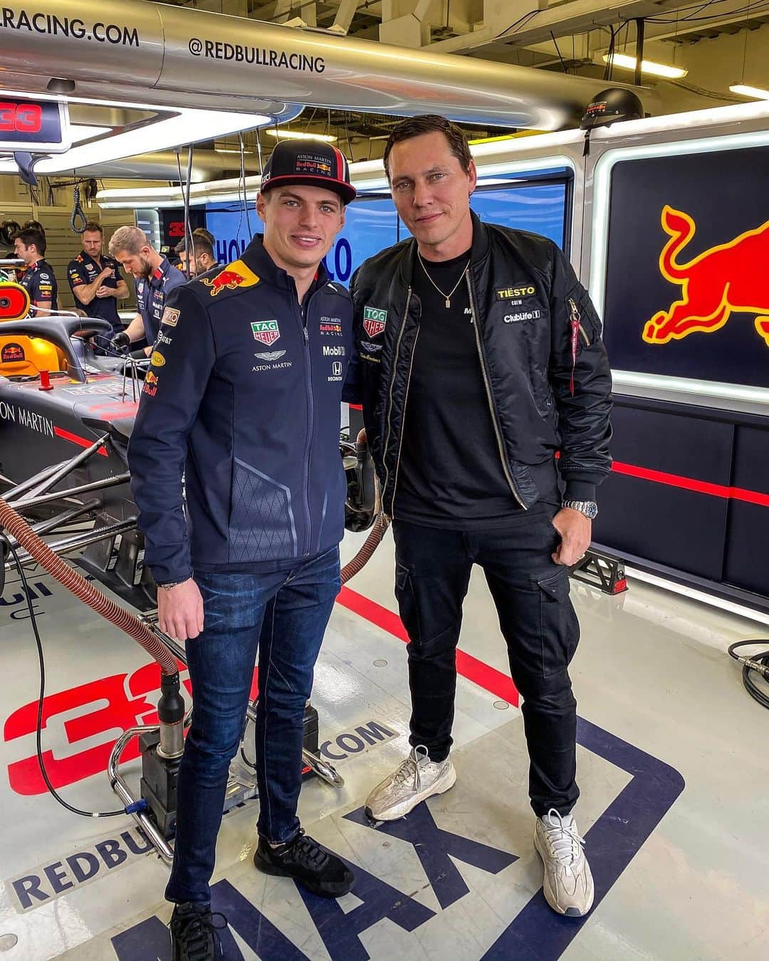 ティエストさんのインスタグラム写真 - (ティエストInstagram)「Hanging out with my favorite Formula 1 driver @maxverstappen1 🏎🏁 #F1 #HeinekenF1 #MexicoGP」10月28日 1時41分 - tiesto