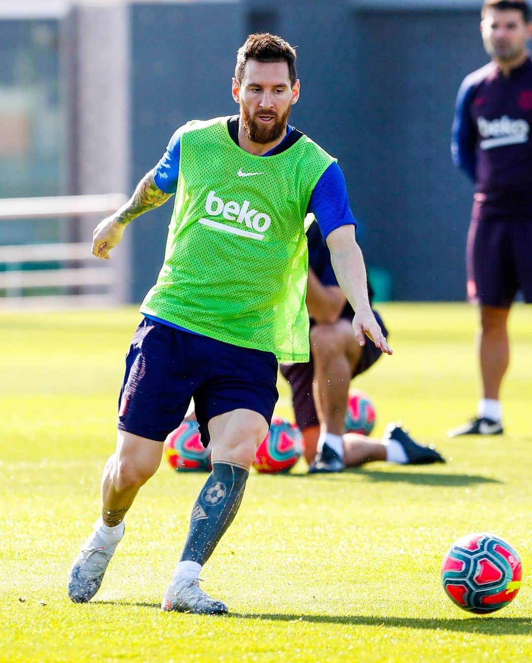 FCバルセロナさんのインスタグラム写真 - (FCバルセロナInstagram)「⚽️ Back to work! 💪 🔜 #BarçaValladolid」10月28日 2時12分 - fcbarcelona