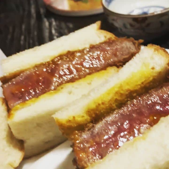 金本浩二のインスタグラム：「うわ～😆💦めっちゃ でｯかい✨肉✨やんけ⤴️」