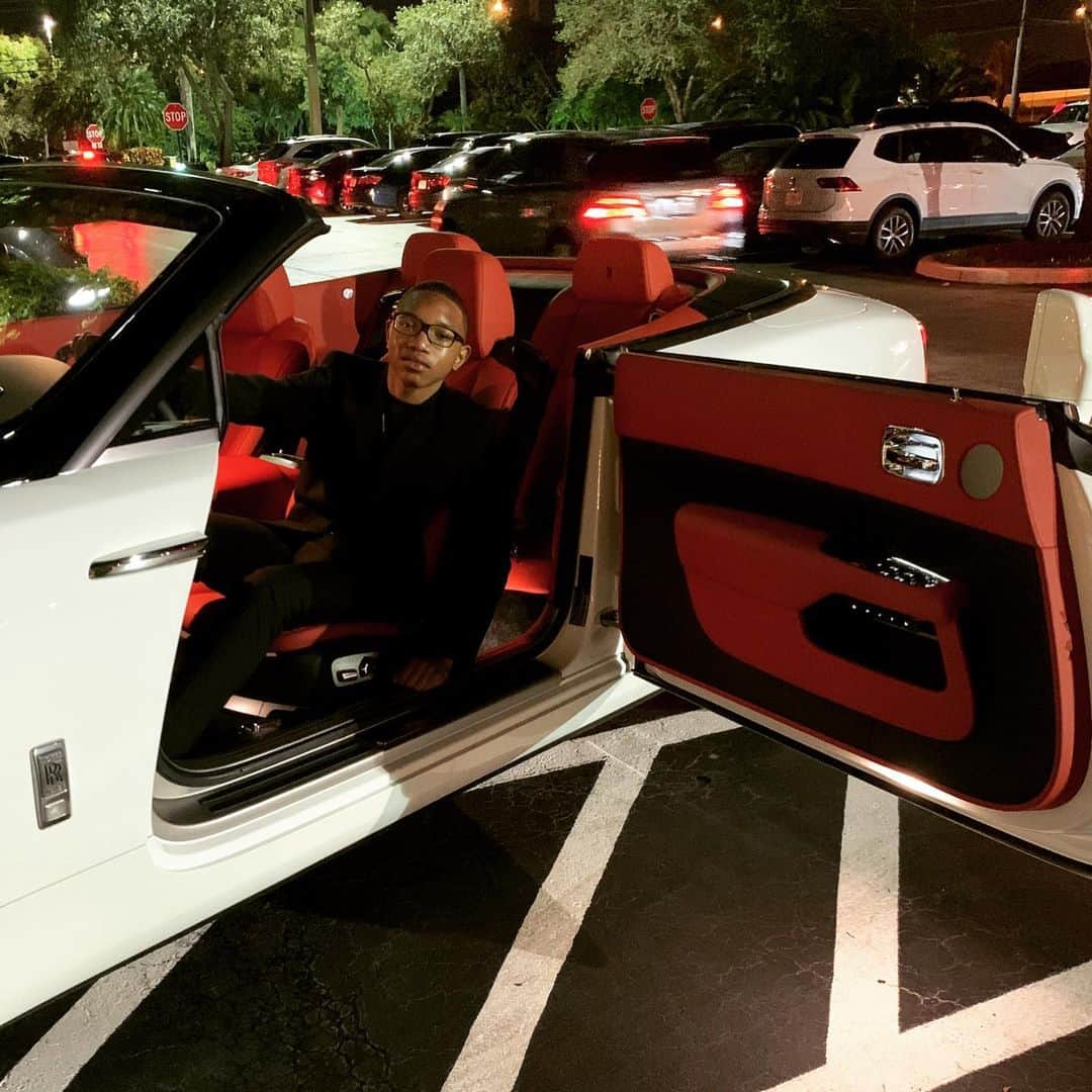 マック・メインのインスタグラム：「My young king pulled up to his homecoming like royalty! Always proud of my lil guy he my favorite person in da 🌎! #PrayedForThis #HeGotMeFeelingLikeASeniorCitizen😅 #LilMackNupid #Mula」