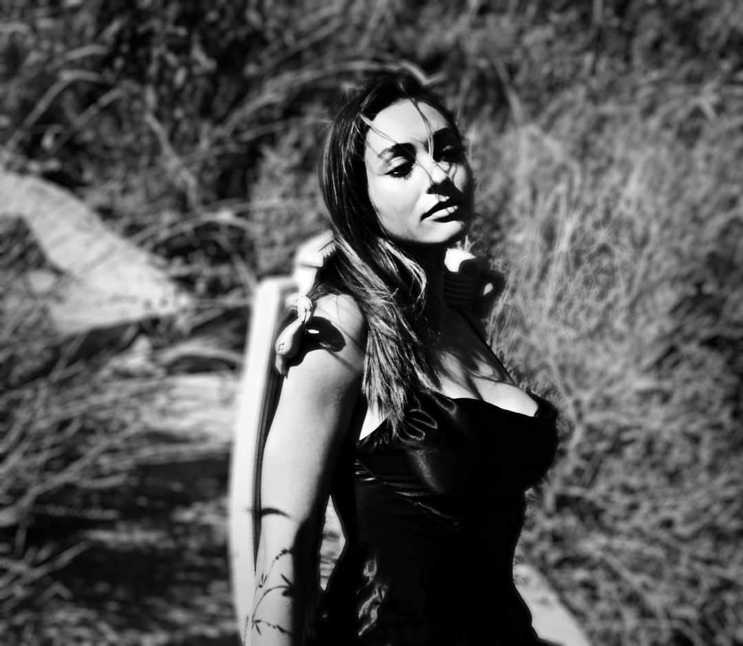 リンジー・モーガンのインスタグラム：「I loved her not for the way she danced with my angels, but for the way the sound of her name could silence my demons CHRISTOPHER POINDEXTER」