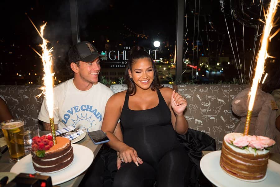 cassieのインスタグラム：「Thank you @thehighlightroom & @pavan for hosting my Baby Shower/Girls Night @dreamhollywood. Special thank you to @heyimdeo, @marnixmarni, @melissaandre + @dereksroche for putting it all together! Love you guys! 💗」