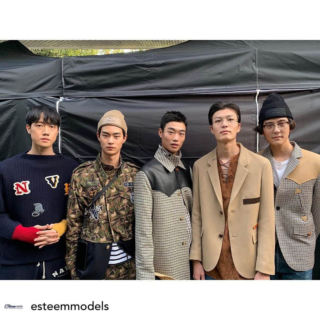 munzi_87さんのインスタグラム写真 - (munzi_87Instagram)「Posted @withrepost • @esteemmodels #SFW S/S 2020 BACKSTAGE @beyondcloset_official @ashleywilliamslondon @metrocity.korea - #에스팀모델 #에스팀 #모델 #패션모델 #패션 #패션쇼 #ESteemmodel #ESteem #model #fashionmodel #kmodel #fashion #FASHIONSHOW #seoulfashionweek #SFW2020SS @seoulfashionweek_official」10月28日 6時38分 - munji_87