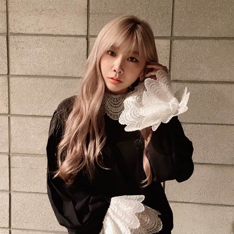 ジェアのインスタグラム：「음감회 마치고나니 실감이 나네요  와주신 기자님들 모두 감사드려요 💜 이제 곧 음원공개!! #브아걸 #음감회」