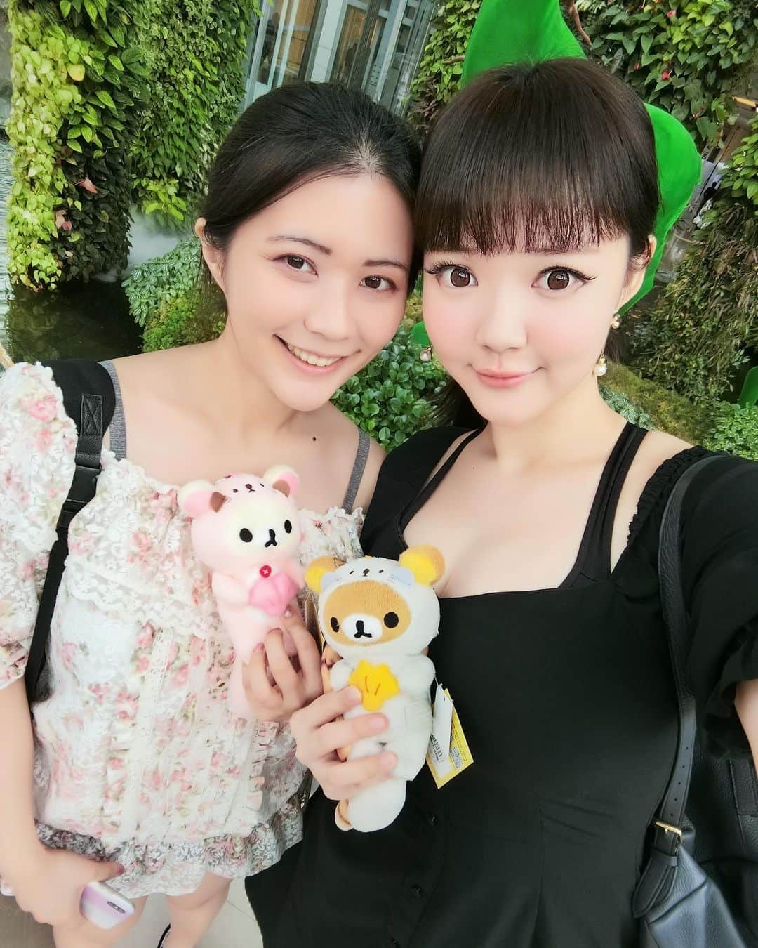 YingTzeさんのインスタグラム写真 - (YingTzeInstagram)「Finally a normal photo with @onniesm . 😂 Get to meet her before I go back to KL ~ we visited Rilakkuma Exhibition at Siam Paragon and had curry rice. ❤️ _ #blessed #bff」10月28日 17時04分 - yingtze