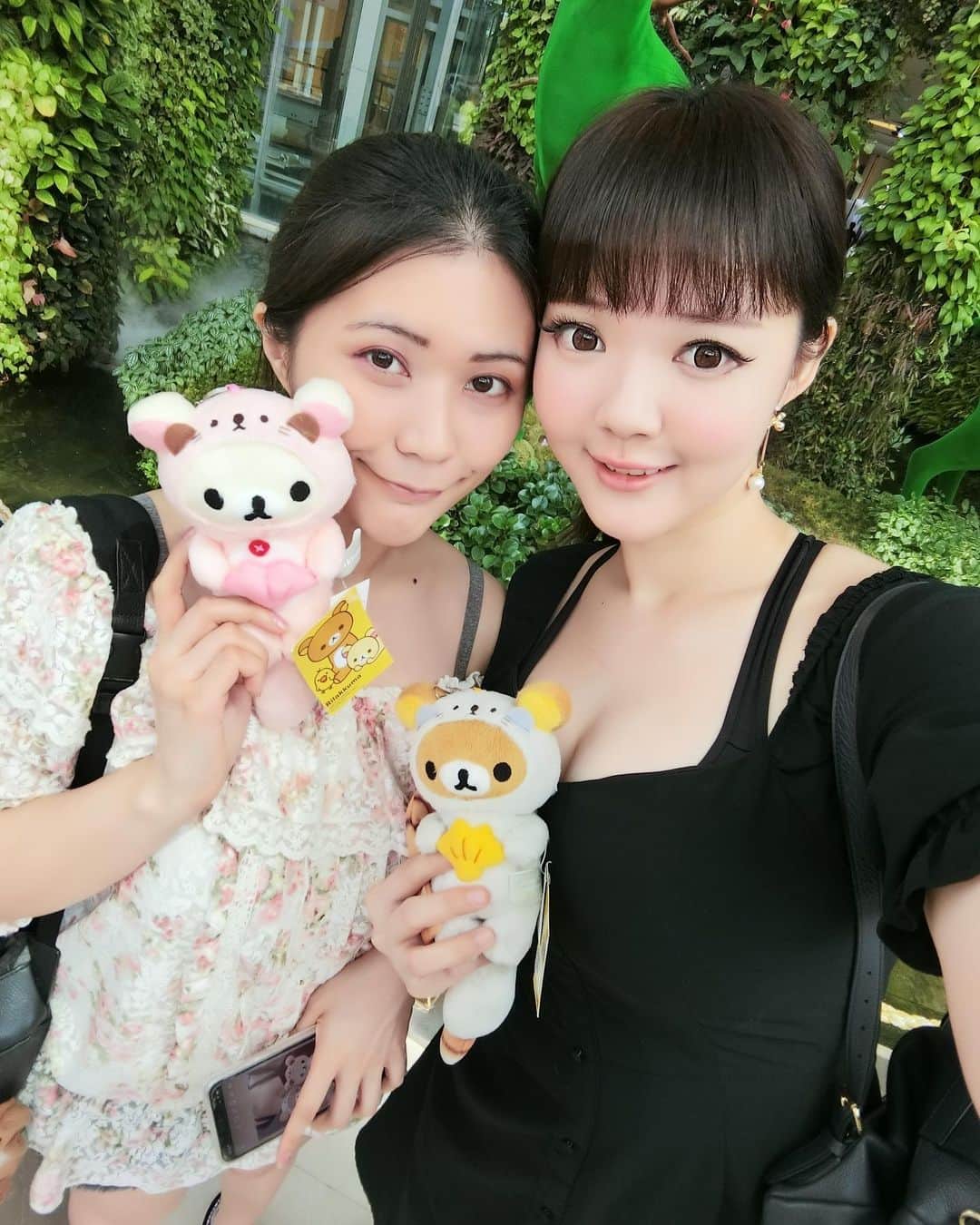 YingTzeさんのインスタグラム写真 - (YingTzeInstagram)「Finally a normal photo with @onniesm . 😂 Get to meet her before I go back to KL ~ we visited Rilakkuma Exhibition at Siam Paragon and had curry rice. ❤️ _ #blessed #bff」10月28日 17時04分 - yingtze