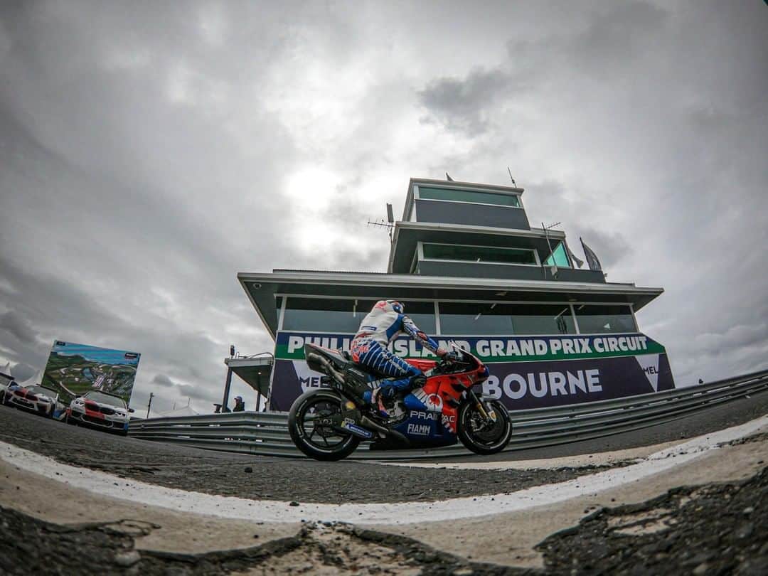 MotoGPさんのインスタグラム写真 - (MotoGPInstagram)「Forza Pecco! 💪 // What a ride from #MotoGP rookie @pecco63 at Phillip Island! 💨 He took his best premier class result in P4 and was SO CLOSE to step onto the podium! 👏 @gopro 📸 #AustralianGP 🇦🇺 #GoPro #FB63 #Motorcycle #Racing #Motorsport」10月28日 17時00分 - motogp