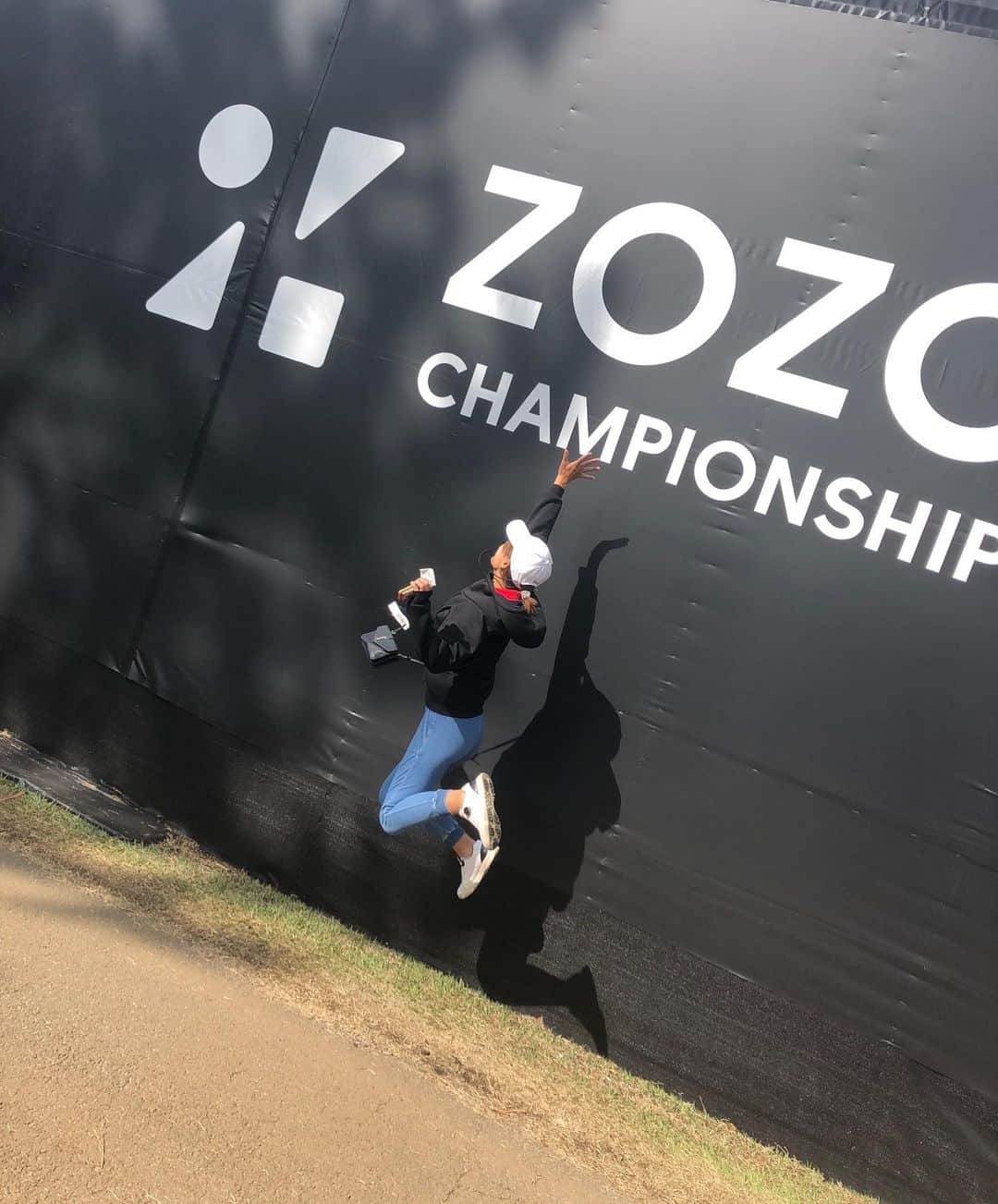 相川友希のインスタグラム：「zozo cup⛳️#zozochampionship #タイガーウッズ #松山英樹 さん #石川遼 くん #ゴルフ 大興奮で勇気をもらえる大会でした！！in千葉県  茂原で私が出来ること。何かお手伝い。 11月4.5日茂原に居ます！DM下さい！ #茂原 #地元 #観光大使 #水害 #災害 #頼りは市役所 地球が変。 #温暖化 のせいなの？ #いつも通りの生活 うちの家族は無事です！ ご連絡いただいた方、ご心配ありがとうございます。心の励みになります！ 茂原が大変なことになってます！SOS #SOS  明日茂原は雨予報です。地盤が緩んでます。二次災害気をつけて下さい！！！！ 実家の裏の崖が心配。両親には他の場所へ、弟や姉、それかうち。に移動してと伝えてるけど移動するのか心配！」