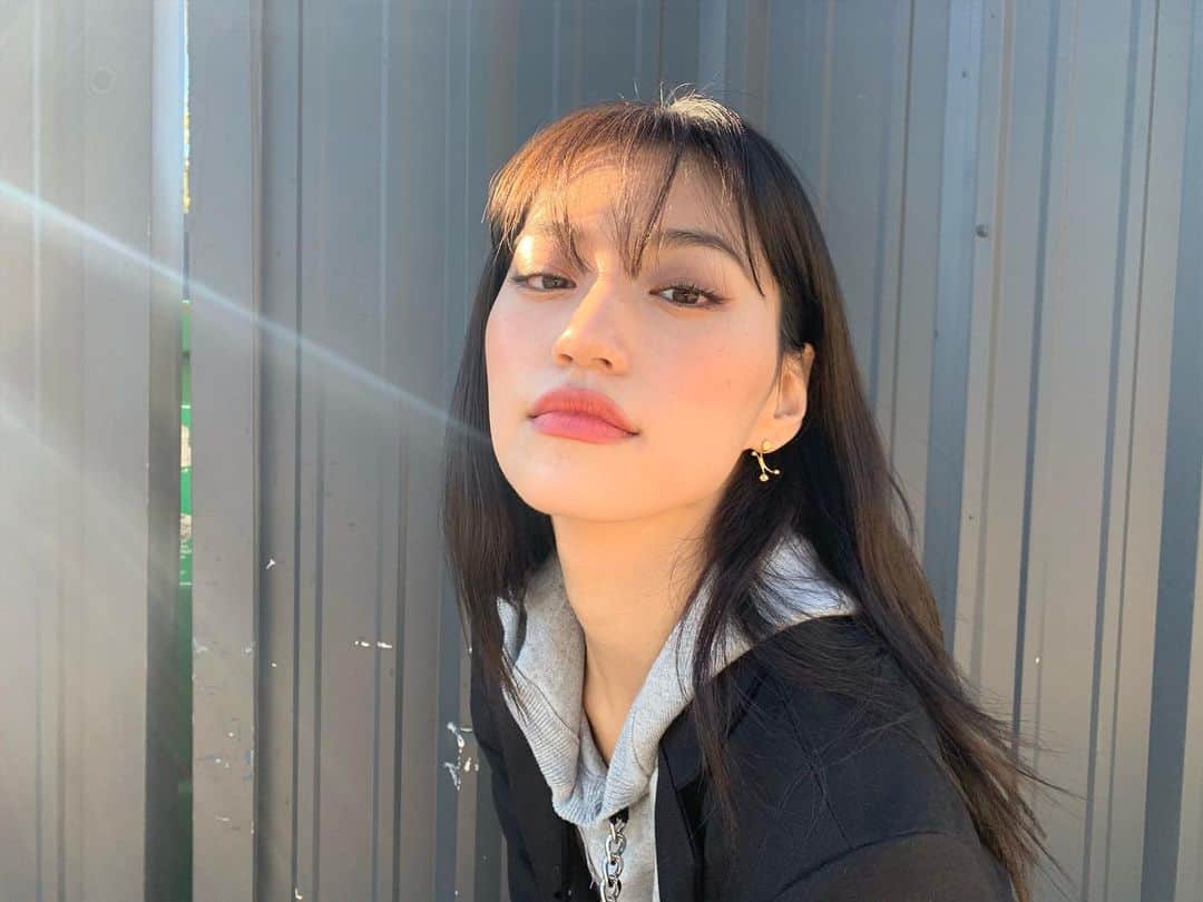 Weki Mekiのインスタグラム：「Good vibes♡ . . #위키미키 #김도연」