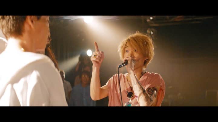 花沢将人のインスタグラム：「映画「花と雨」予告映像解禁しました。#花と雨 #東京国際映画祭 #日本スプラッシュ部門出品作 #TIFFJP #なんかおもろいこと喋ってよ」