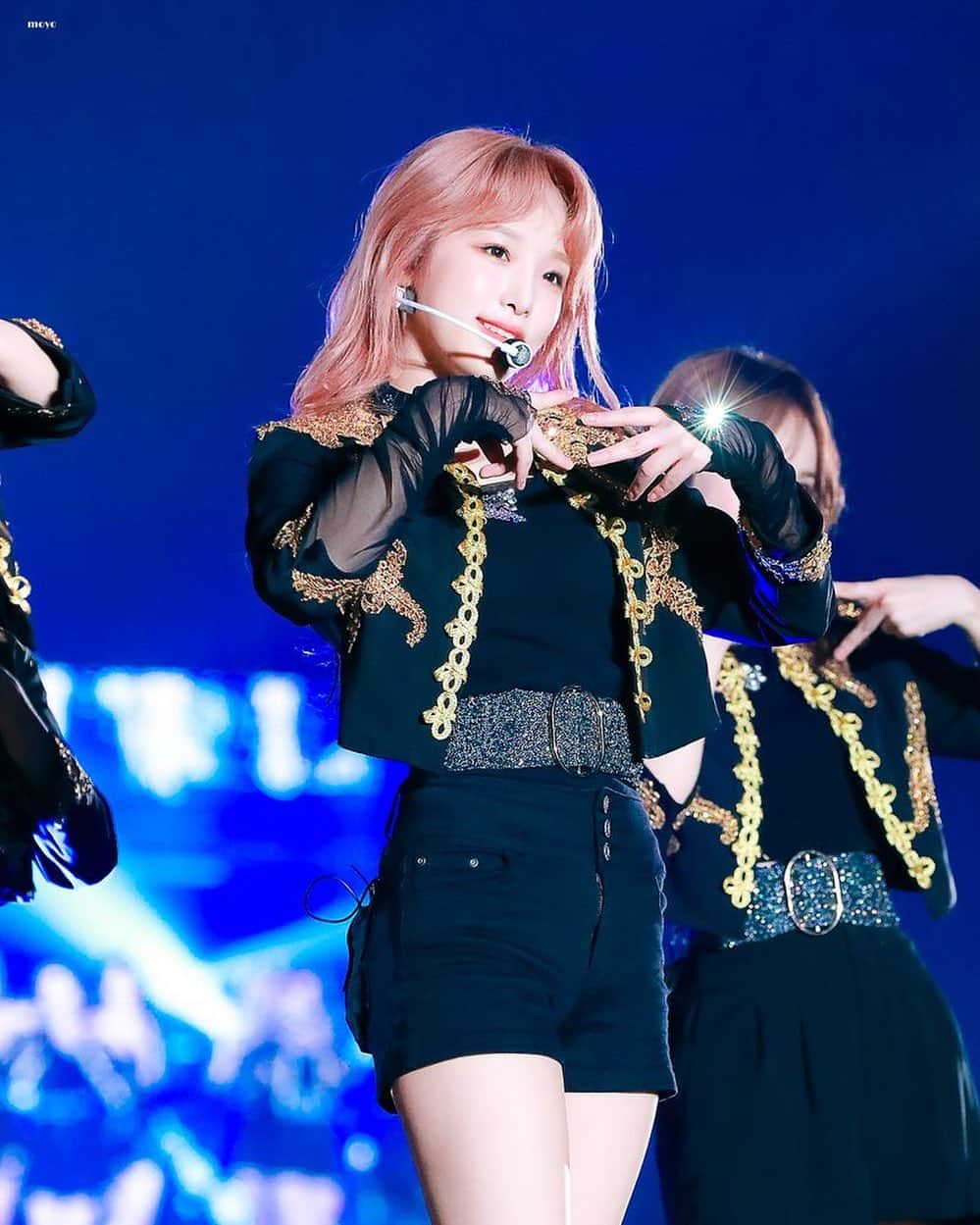 チェ・イェナのインスタグラム：「anyway double post so i can post group photos tmr hehe ➸ 191005 tgc | © moyo tags :: 💌 #choiyena #yena #izone #izonegroup #produce #produce48 #mnet #mnetofficial #kpop #gg #girlgroup #fff #lfl #kpopfff #kpoplfl #kpopexlikes #exlikes #kpopsfs #sfs #naekkoya #nekkoya #pickme #korea #japan #프로듀스48 #프로듀스 #최예나」