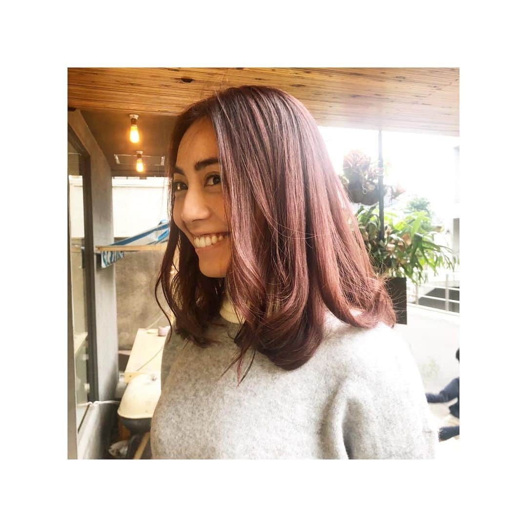廣瀬麻伊のインスタグラム：「new hair🥰  最近とてもお気に入りの ぴんくベージュ  今回はもうちょっとだけ 多めにぴんくを入れて頂きました 詳しくはプロにお任せしちゃっておりますぅ(*'▽'*) @kei_sadam  いつも皆さま温かく優しく迎えて下さりありがとうございます🙂  ほんと、居心地が良いsalon🌻🌿 @salon_de_sadam」
