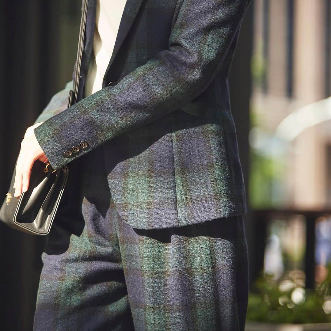 SUIT SELECT スーツセレクトさんのインスタグラム写真 - (SUIT SELECT スーツセレクトInstagram)「【Wide Pants】 オシャレ感のあるブラックウォッチ柄。 生地は秋冬らしい温かみのあるウール地を使用。 ・ JACKET ¥23,000 / PANTS ¥12,000 (税別、スーツセレクト) ・ ・ ・ #suit #スーツ #suitselect #スーツセレクト #スーツのある日常 #平野マユ ・ #レディース #レディースファッション #レディースコーデ #働く女性 #ビジネス #カジュアル #リラックス #新作 #秋 ・ #fashion #ootd #outfit #ladies #ladiesfashion #ladiescode #workingwoman #business #casual #relax #classic #2019aw #aw #autumn #autumnfashion」10月28日 9時07分 - suitselect_japan_official