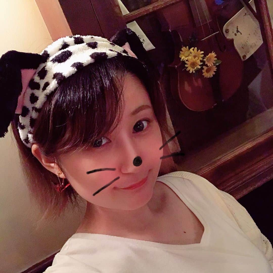 希月紫帆のインスタグラム：「みんないいねありがとね\︎︎❤︎/ 忘れないでいてくれて ありがとう(*´˘`*)♡ .  インスタ放置しすぎてたので  ちゅんとオソロだっ🐣💓😂 って思ったディズニーのヘアバンドと  バースデーサプライズした時の 可愛いきよちゃん載せておくね😍💓💞」
