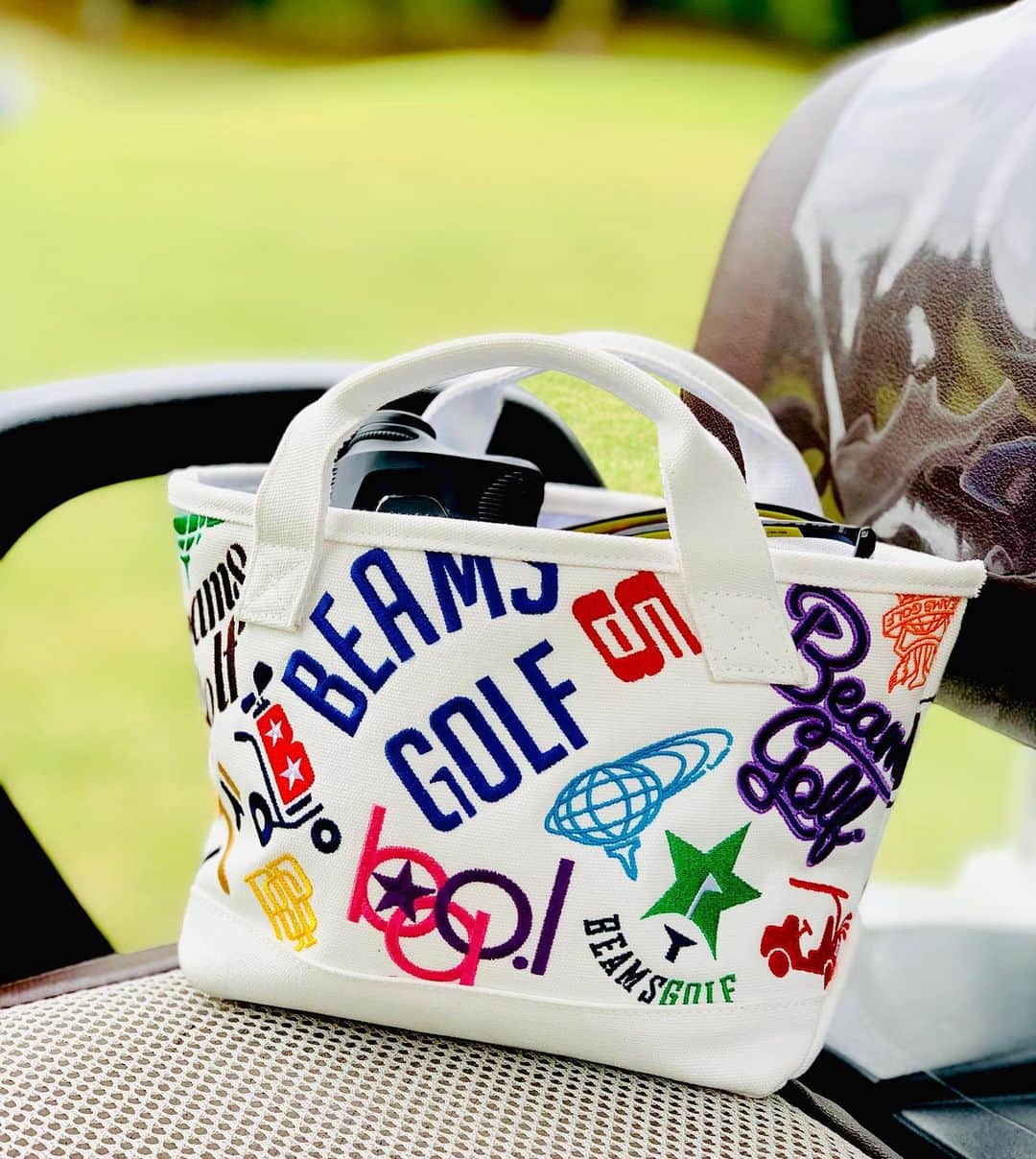 吉田玲奈さんのインスタグラム写真 - (吉田玲奈Instagram)「おΝewのラウンドバッグ💗💚💛💙❤️ #beamsgolf #ビームスゴルフ  #ゴルフ女子 #ゴルフグッズ #ラウンドバッグ #reinagolf」10月28日 9時18分 - reina.yoshida.ciel.1218