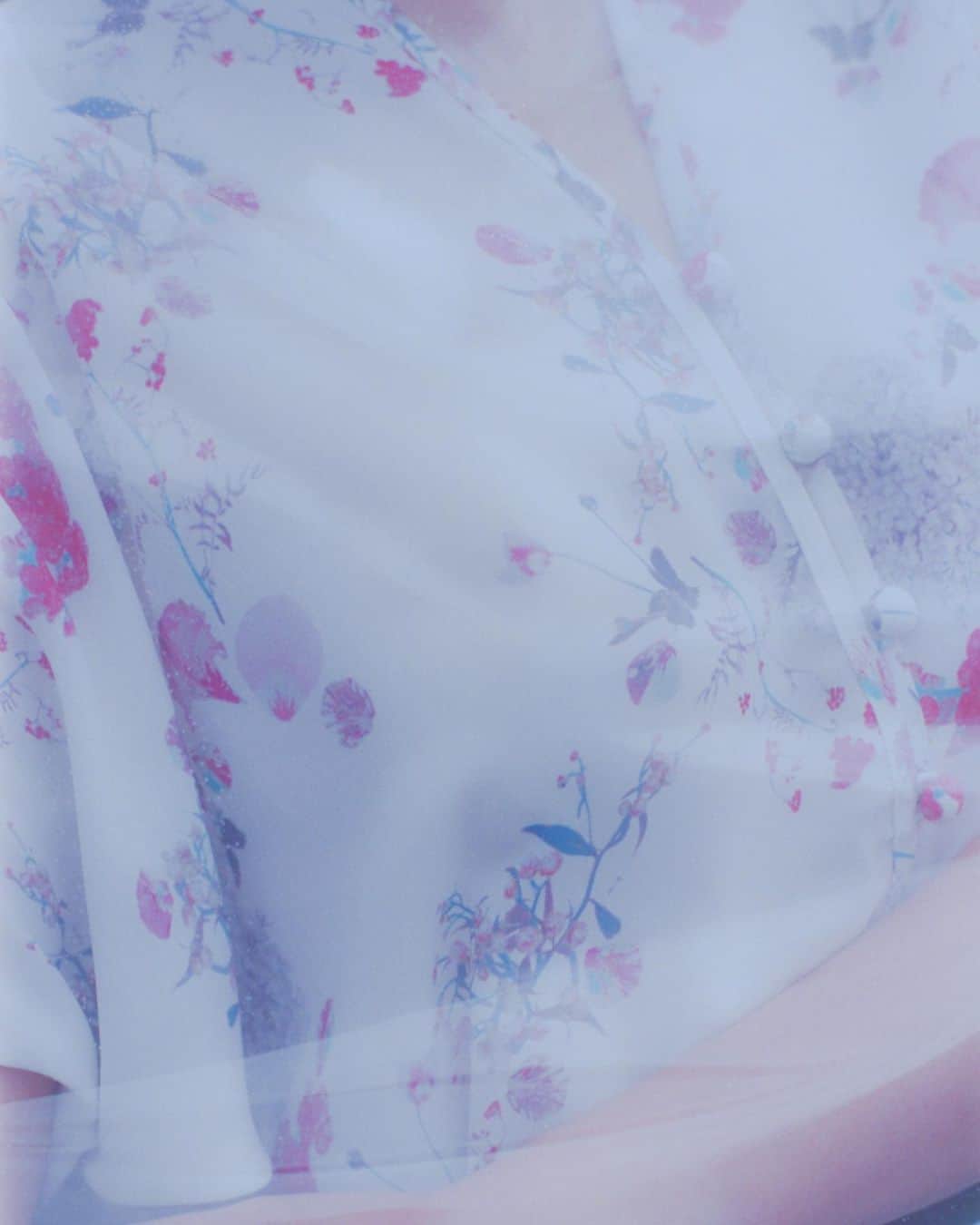 黒河内真衣子さんのインスタグラム写真 - (黒河内真衣子Instagram)「🌷 Mame Kurogouchi 2020 Pre Spring Campaign  #mamekurogouchi #2020ss」10月28日 10時21分 - mamekurogouchi