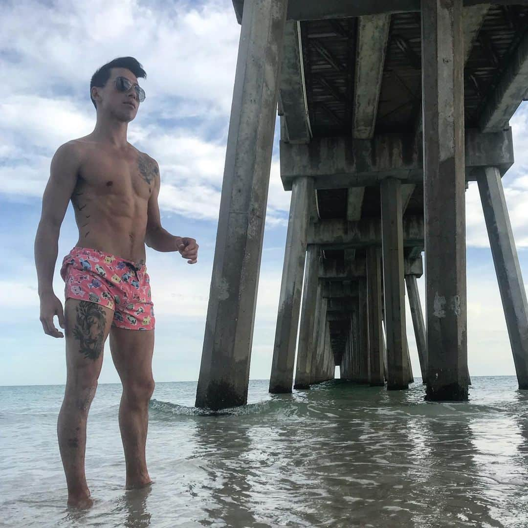 ジェレミー・テンのインスタグラム：「Thank you Pensacola, Florida for the amazing weather and great crowds!  Next stop, Tampa!  #TourLife #CirqueDuSoleil #OnTheRoad #Performer #Athlete #Pensacola #Florida #Beach #Pier」