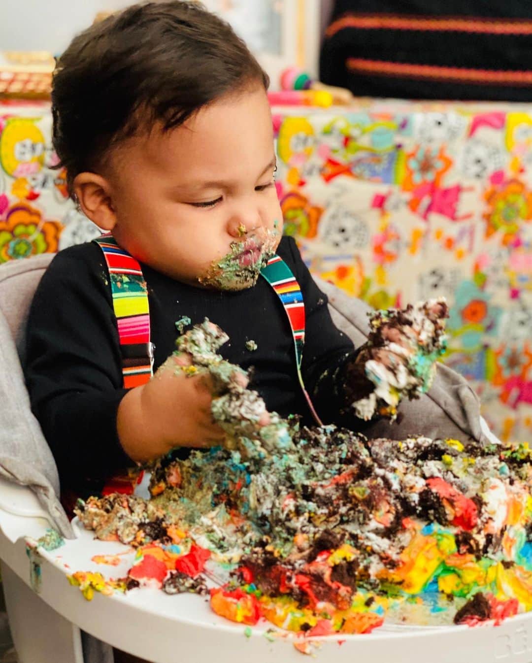 アディソン・ラッセルのインスタグラム：「Happy Birthday my son!! First fiesta came fast Anak  Thank you for your blessings Kiid Dad loves you」