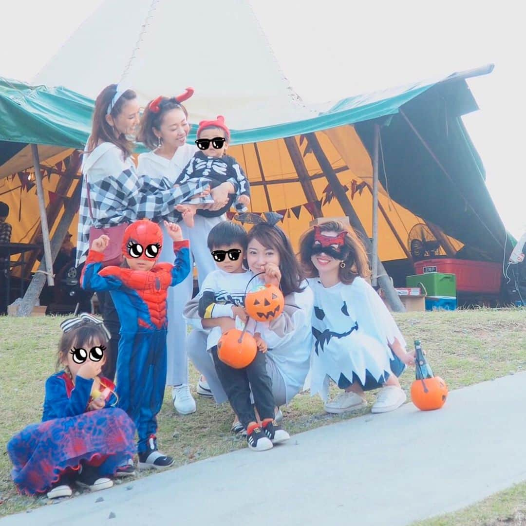 堀江直美さんのインスタグラム写真 - (堀江直美Instagram)「今年のHalloweenは息子に懇願されていたスパイダーマン🕸 * やりたかっただけあって👦🏻は誰よりもやる気マンマン💪🏻 * 来年はこれでUSJ行かなきゃ🚀 * 子供用のおばけコスチュームを着こなすあゆちゃんは流石だと思います👻 * #halloween#ハロウィン#halloweencostume#halloweenpartyコスプレ#親子コスプレ#ファミリーコスプレ#スパイダーマン#スパイダーマンコスプレ#ネスタリゾート#ネスタリゾート神戸」10月28日 10時44分 - naomiiiiiiiiiiii