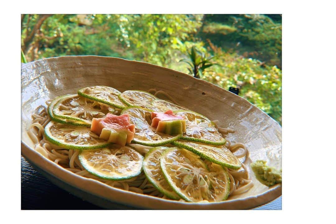 加弥乃さんのインスタグラム写真 - (加弥乃Instagram)「‪先日京都で食べたカボス蕎麦。‬ ‪さっぱりしてて美味しかった🥢♡‬ ‪#kyoto #autumn #🍁 ‬」10月28日 11時04分 - kayano210