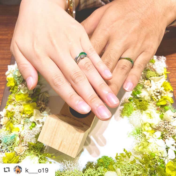 SORA ≪SORA表参道の公式アカウント≫のインスタグラム：「. @sora_omotesando をフォローして、 ぜひ『 #結婚指輪sora 』のハッシュタグを入れて お写真を投稿してください＊* . こちらのお写真は @k___o19 さまから リグラムさせていただきます♪ . ･:*+.･:*+.･:*+.･:*+.･:*+.･:*･: 2019.10.10入籍しました。 素敵な指輪で大満足です👏🏻👏🏻 互いに思いやりを忘れず 過ごしていきたいな😌💭 ･:*+.･:*+.･:*+.･:*+.･:*+.･:*･: . #結婚指輪 #婚約指輪 #表参道 #金属アレルギー #金属アレルギー対応 #レアメタル #鍛造  #手作り #手作り指輪 #マリッジリング #エンゲージリング #ブライダル #ウェディング #プレ花嫁 #クリエィティブ #デザイン #個性的 #bridal #wedding #jewelry #ring #weddingring #creative #design #japaneseart #madeinjapan  #サムシングブルー ﻿」