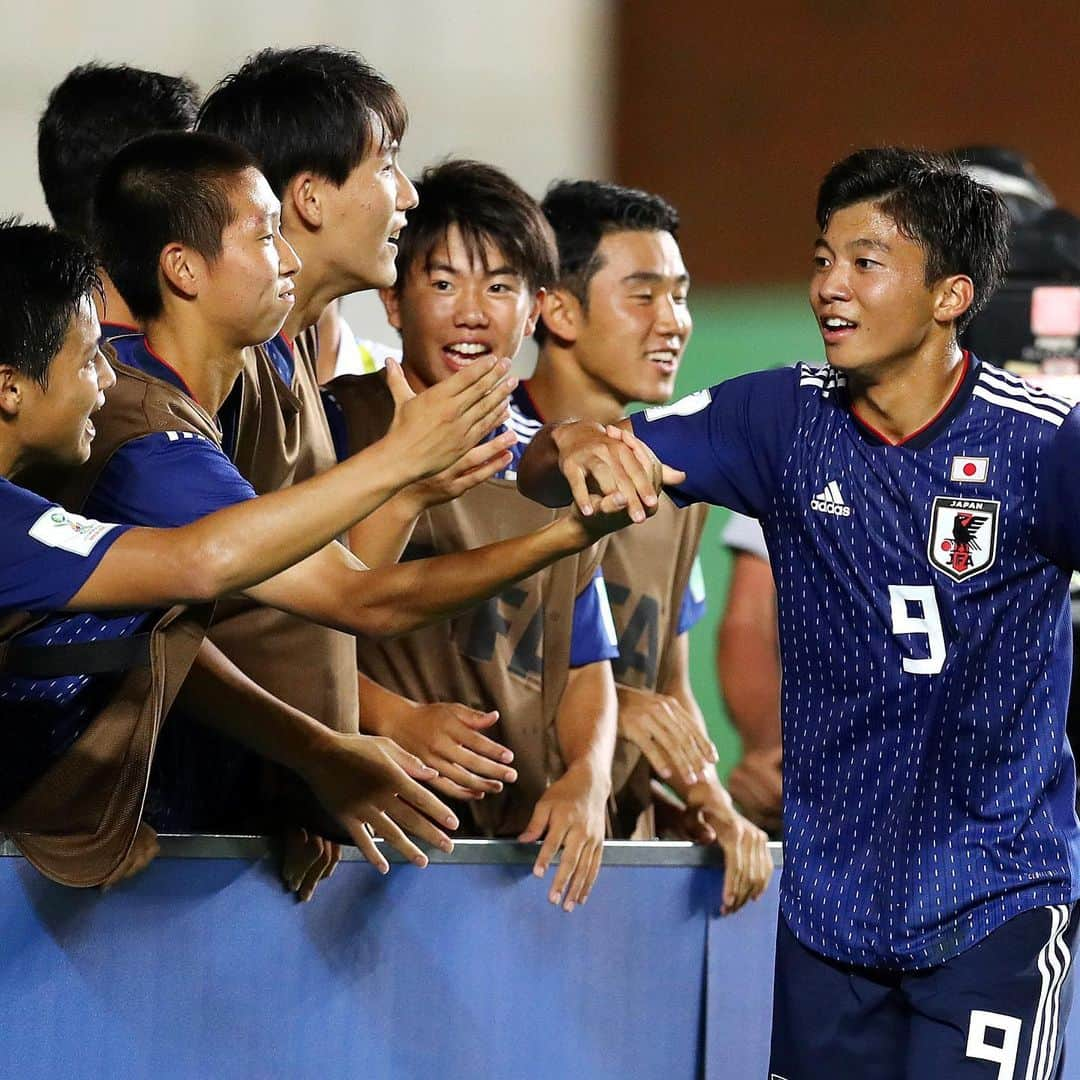 サッカーキングさんのインスタグラム写真 - (サッカーキングInstagram)「. 若月大和2発！ U17日本代表、欧州王者オランダに3-0快勝 （2019.10.27） . 📷Photo by Maddie Meyer - FIFA/FIFA via Getty Images . #若月大和 #YamatoWakatsuki #日本代表 #daihyo #SamuraiBlue #サムライブルー #🇯🇵 #NationalTeam #u17wc #u17worldcup #U17 #u17日本代表 #ワールドカップ #W杯 #WorldCup #サッカー #football #⚽️ #サッカーキング」10月28日 12時06分 - soccerkingjp